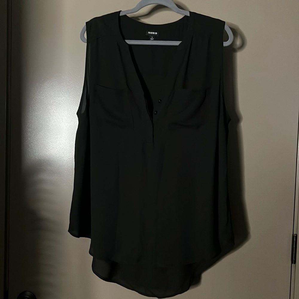 NWOT Torrid black sleeveless blouse  .